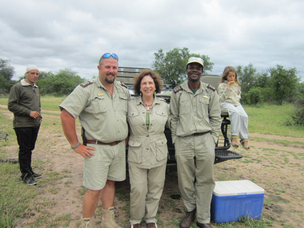 guests with rangers at sabi sabi