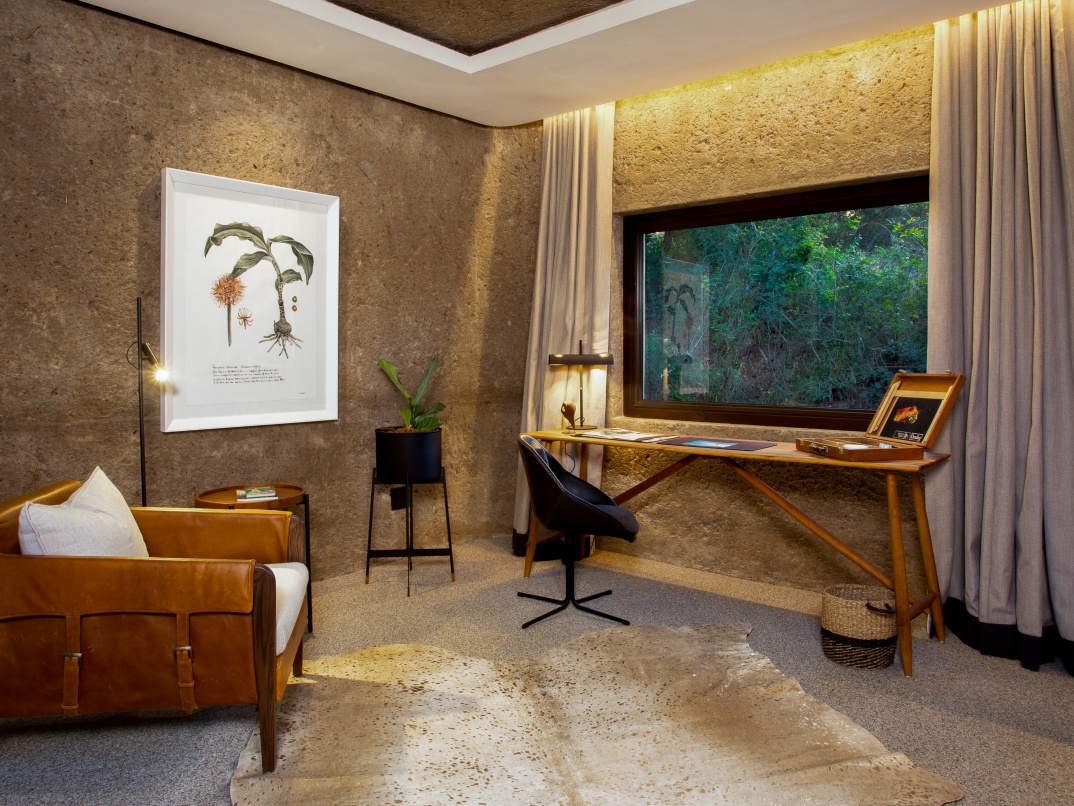 Amber Villa Lounge Area 7