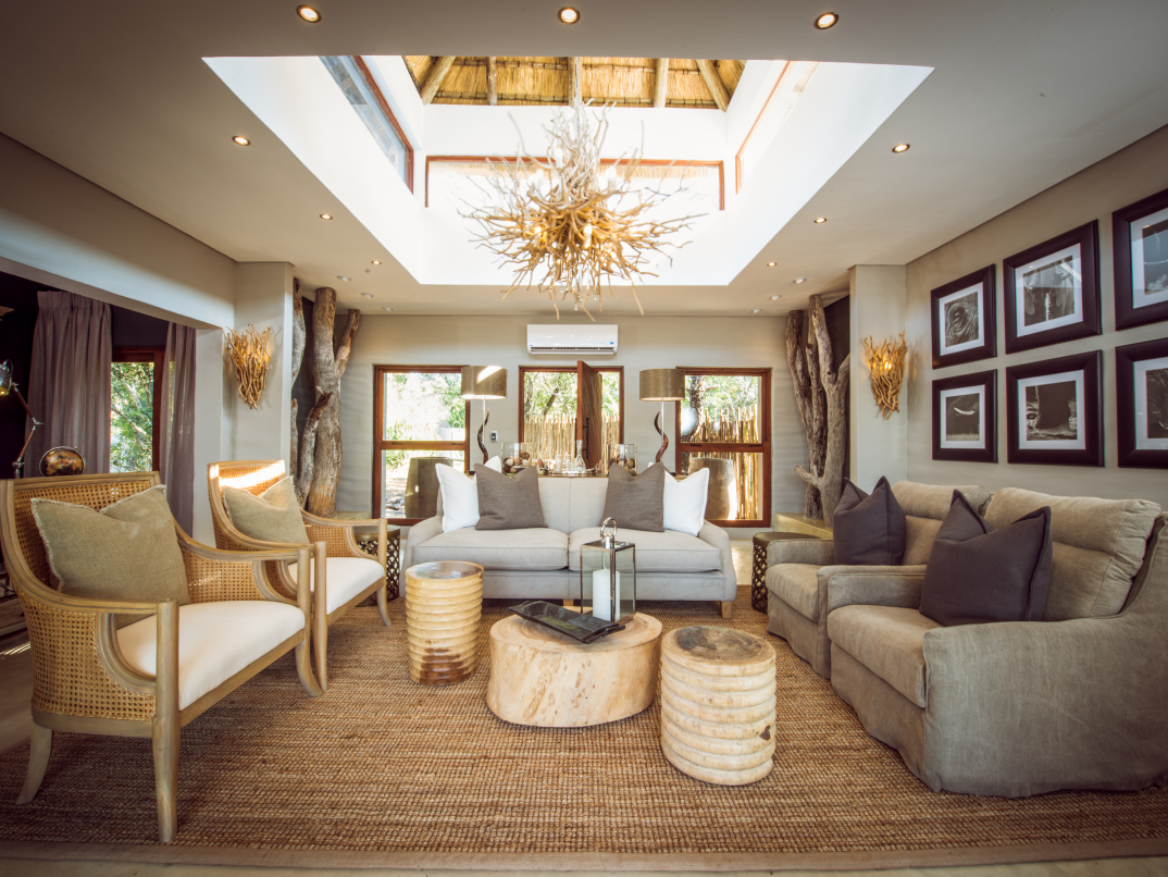 Bush Lodge   Luxury Villa Lounge 3