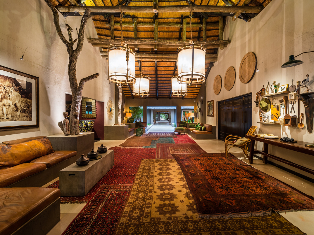 Bush Lodge   Hallway 1