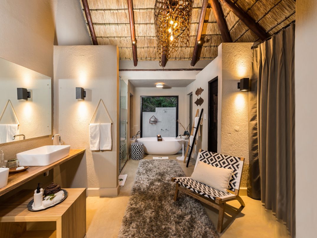Little Bush Camp   Suite Bathroom