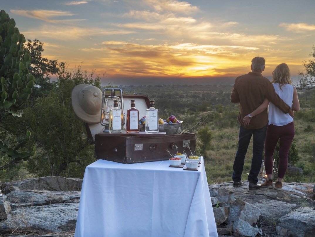 Immerse yourself in the surprising ambiance of Sabi Sabi's exclusive private sundowners. Immerse yourself in the surprising ambiance of Sabi Sabi's exclusive private sundowners.