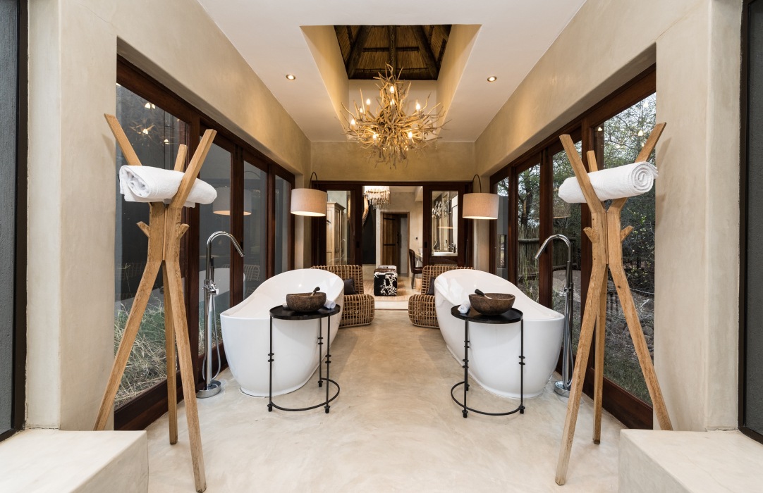 Sabi Sabi Luxury Villas side-by-side couples bathtubs.