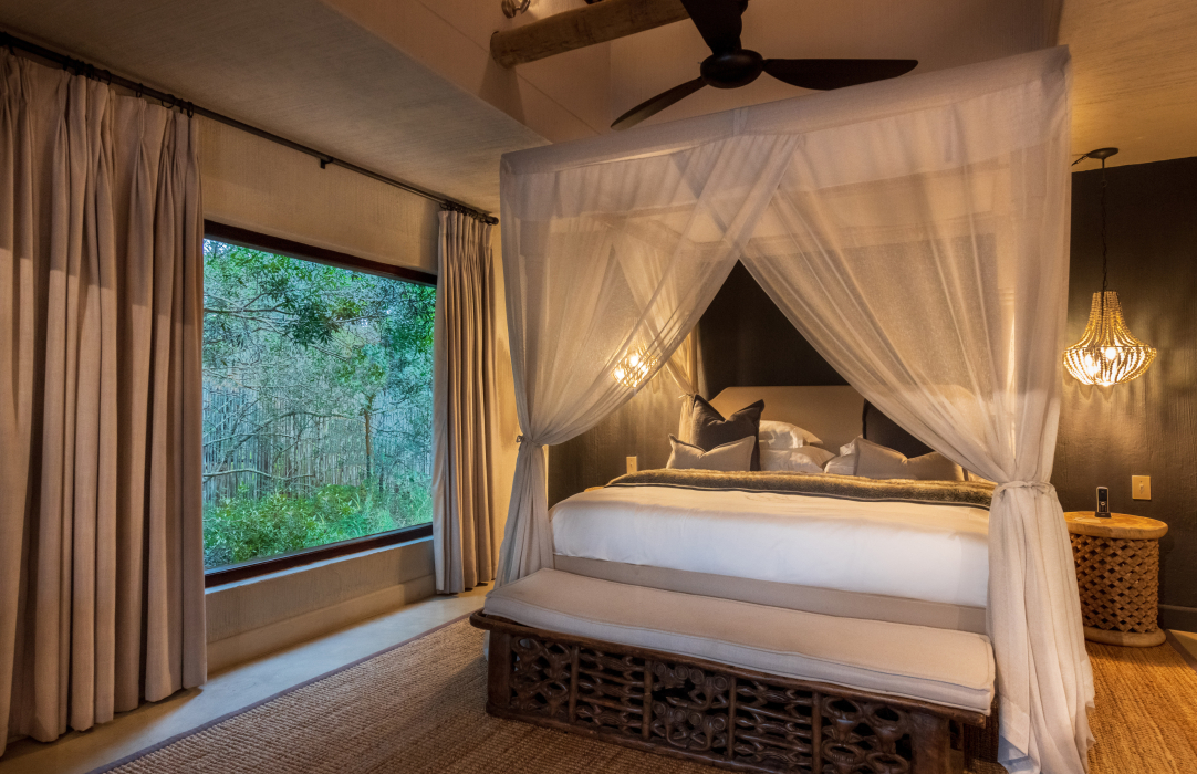 Relax in luxury and enjoy your safari at Sabi Sabi Bush Lodge. Relax in luxury and enjoy your safari at Sabi Sabi Bush Lodge.