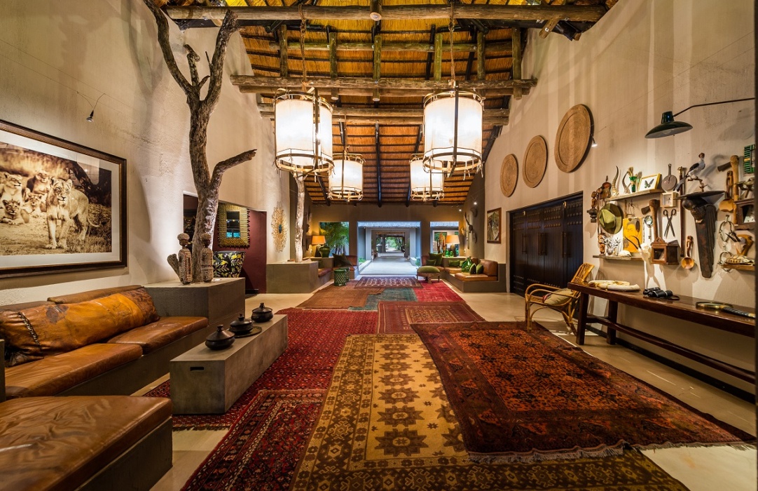 Discover romantic paths in Sabi Sabi Bush Lodge, where love's journey begins. Discover romantic paths in Sabi Sabi Bush Lodge, where love's journey begins.