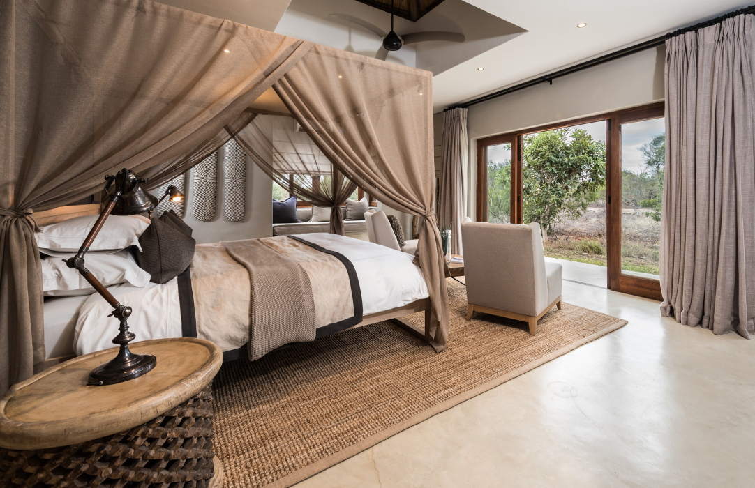 Bush Lodge   Luxury Villa Bedroom 1