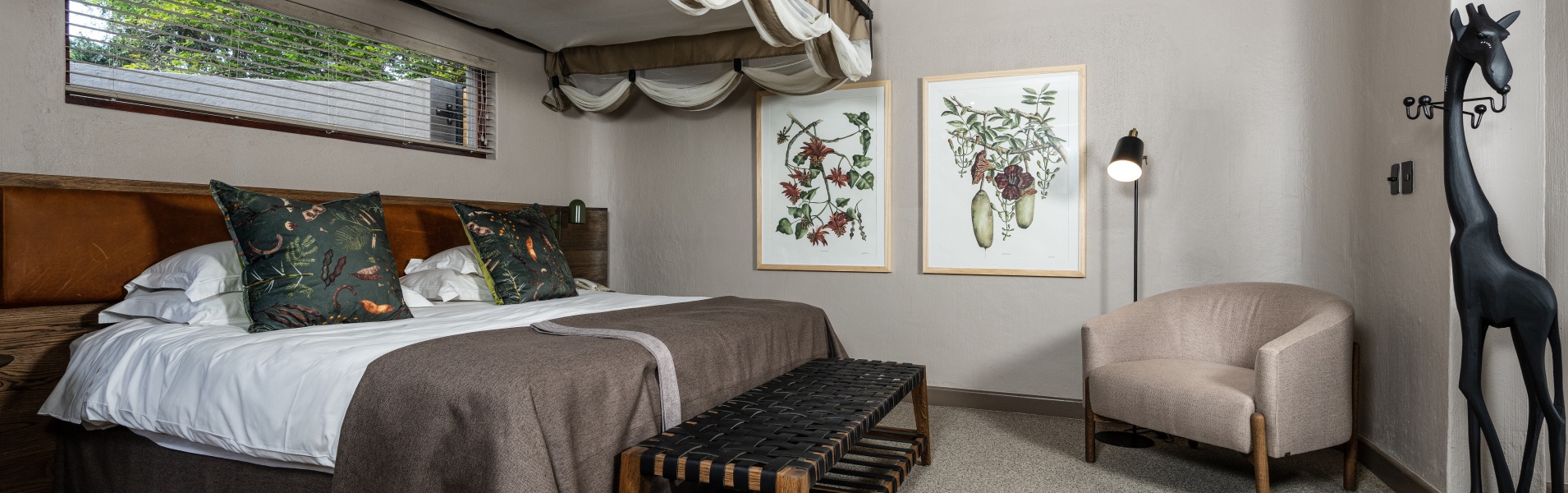 Immerse yourself in effortless luxury and relaxation at Sabi Sabi Bush Lodge.