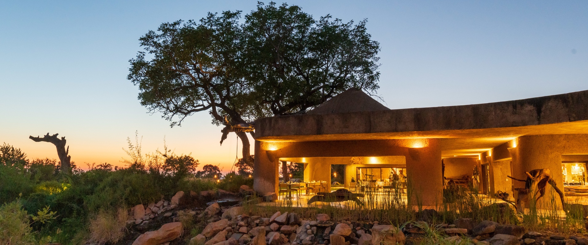 Cast your gaze upon the awe-inspiring exterior of Earth Lodge at Sabi Sabi. Cast your gaze upon the awe-inspiring exterior of Earth Lodge at Sabi Sabi.