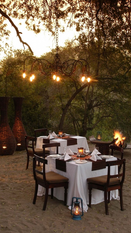 Sabi Sabi Little Bush camp outdoor dining is perfect for intimate weddings. Sabi Sabi Little Bush camp outdoor dining is perfect for intimate weddings.