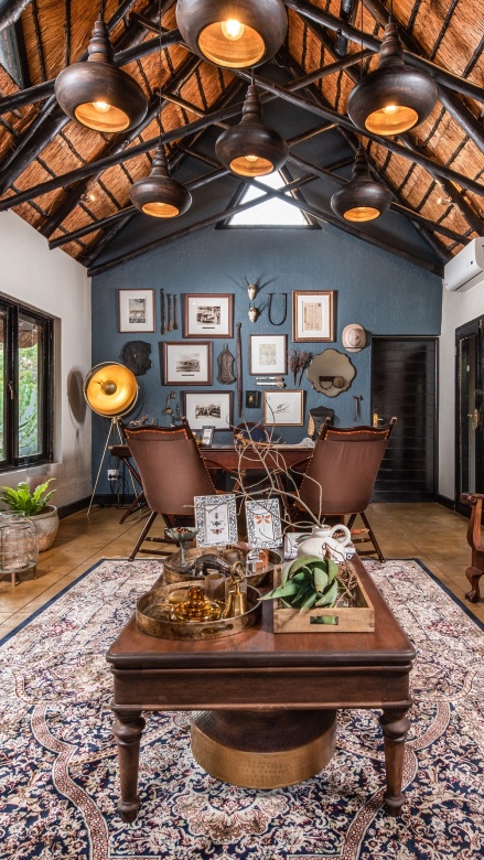 Immerse yourself in a celebration of history, tradition, and understated luxury at Selati Camp. Immerse yourself in a celebration of history, tradition, and understated luxury at Selati Camp.