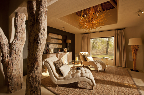 Mandleve Deluxe Suite is the definition of 5-star safari luxury. Mandleve Deluxe Suite is the definition of 5-star safari luxury.