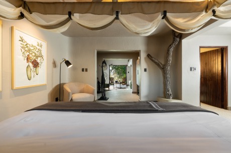 Experience a harmonious blend of traditional African charm and modern bush luxury. Experience a harmonious blend of traditional African charm and modern bush luxury.
