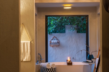 Experience the luxurious freestanding bathtub at Sabi Sabi Little Bush Camp. Experience the luxurious freestanding bathtub at Sabi Sabi Little Bush Camp.
