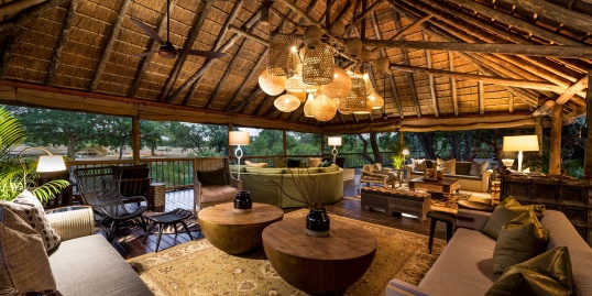 Immerse yourself in the vibrant décor of Sabi Sabi Bush Lodge, a treasure trove of African heritage. Immerse yourself in the vibrant décor of Sabi Sabi Bush Lodge, a treasure trove of African heritage.