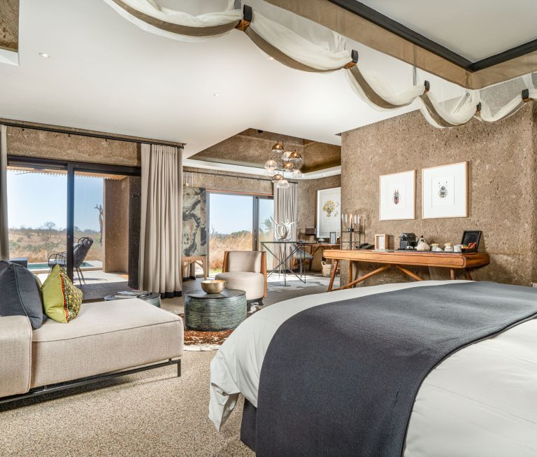 Earth-Lodge-Lux-Suite-Bedroom-(web).jpg Earth Lodge Lux Suite Bedroom Web