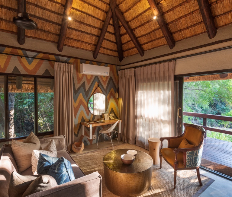 Sabi Sabi Little Bush Camp Luxury Suite is a celebration of comfort and nature. Sabi Sabi Little Bush Camp Luxury Suite is a celebration of comfort and nature.