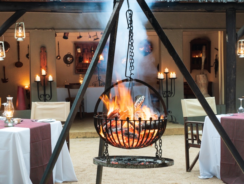 Selati Camp Outdoor Boma - luxurious space in which to dine in authentic safari style. Selati Camp Outdoor Boma - luxurious space in which to dine in authentic safari style.