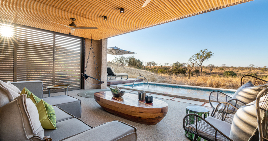 Earth Lodge Lux Suite Terrace Lounge