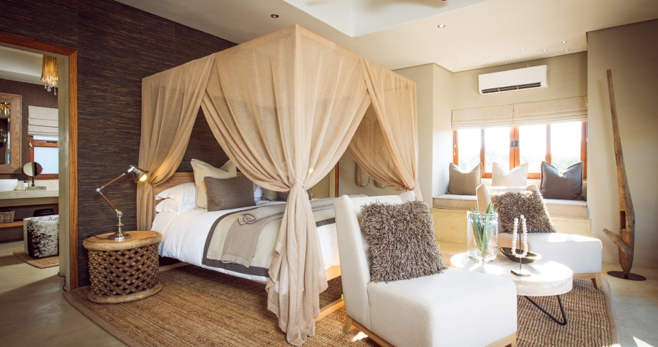 Ease into the seamless comfort of a villa at Sabi Sabi.