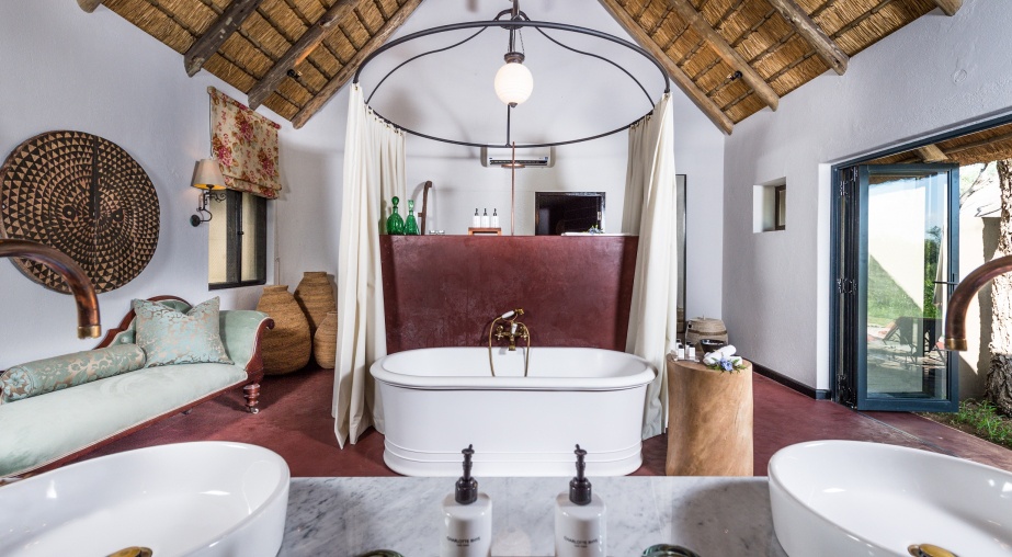 Magnificent en-suite bathroom.