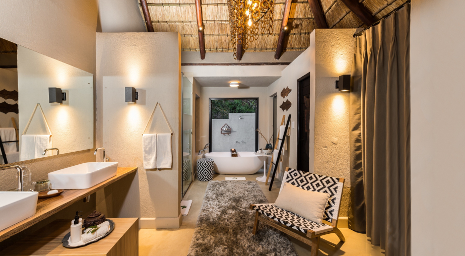 Little Bush Camp   Suite Bathroom