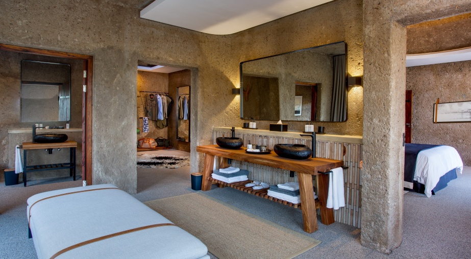 Amber Villa Main Bathroom 3