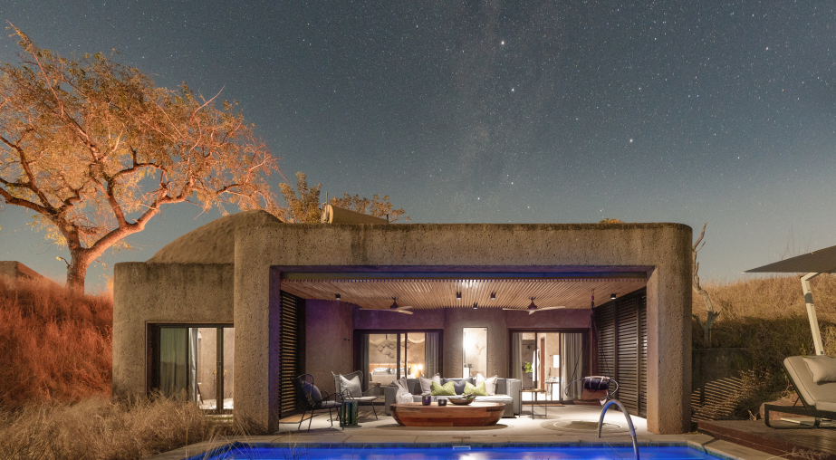 Earth Lodge Lux Suite Exterior 2