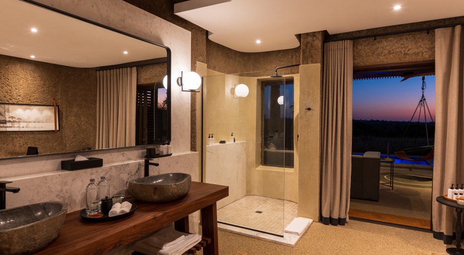 Sabi Sabi Earth Lodge Luxury Suite Bathroom