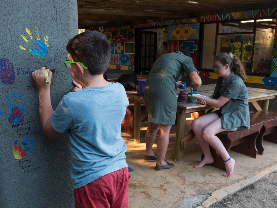 Capture precious moments with handprints on the wall at Sabi Sabi EleFun. Capture precious moments with handprints on the wall at Sabi Sabi EleFun.