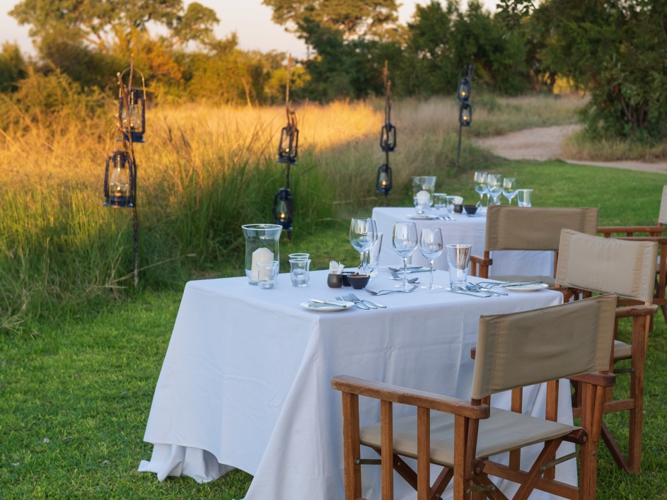 Sabi Sabi Earth Lodge perfect outdoor dining experience. Sabi Sabi Earth Lodge perfect outdoor dining experience.