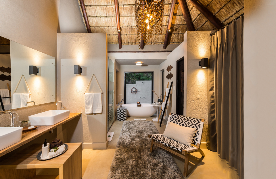 Little Bush Camp   Suite Bathroom