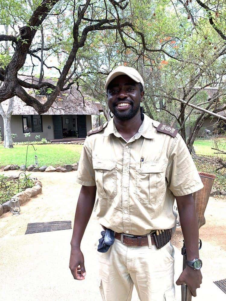 05Ronald Mutero Favourite Safari 4 05Ronald Mutero Favourite Safari 4