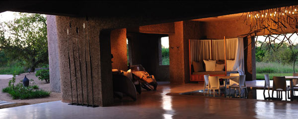 Earth Lodge Day Bar Guest Earth Lodge Day Bar Guest